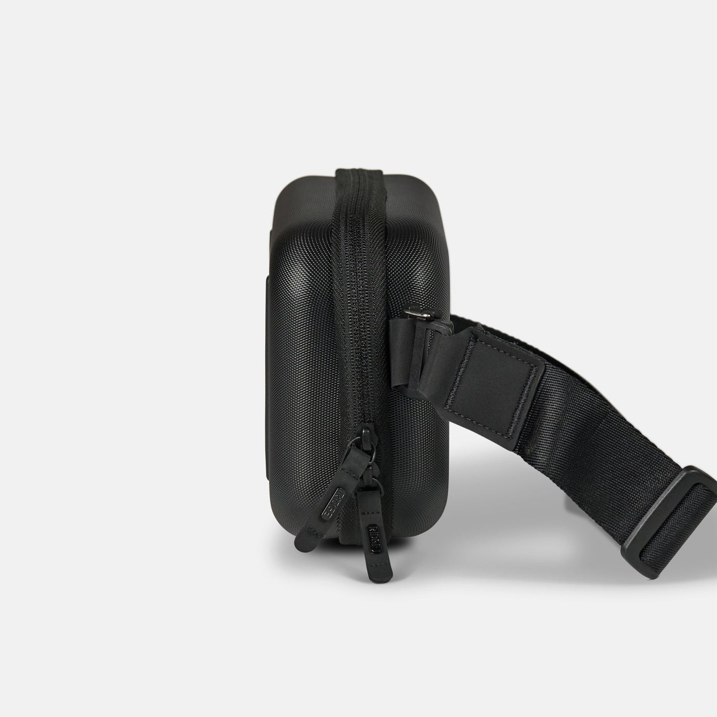Hardshell Sling - Royal Black
