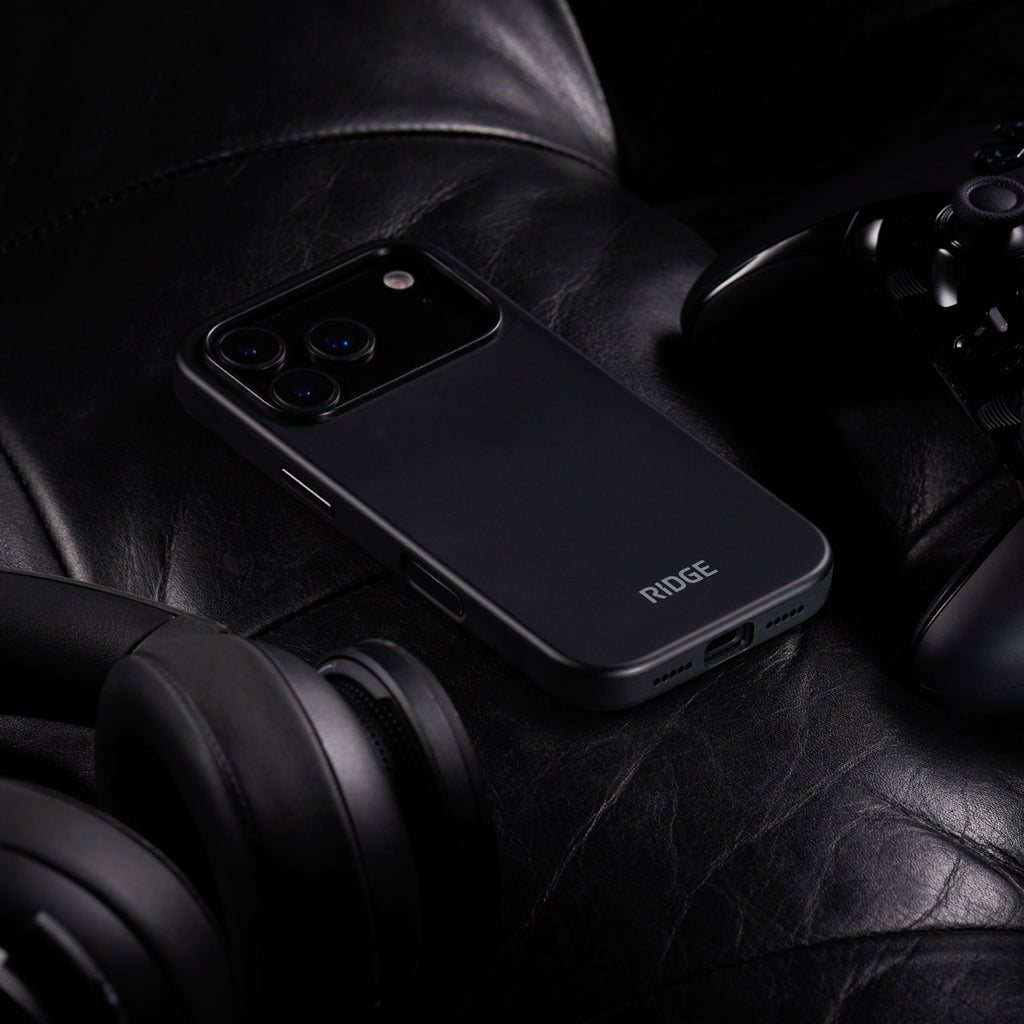 Ridge Phone Case - Matte Black - iPhone 17 Pro