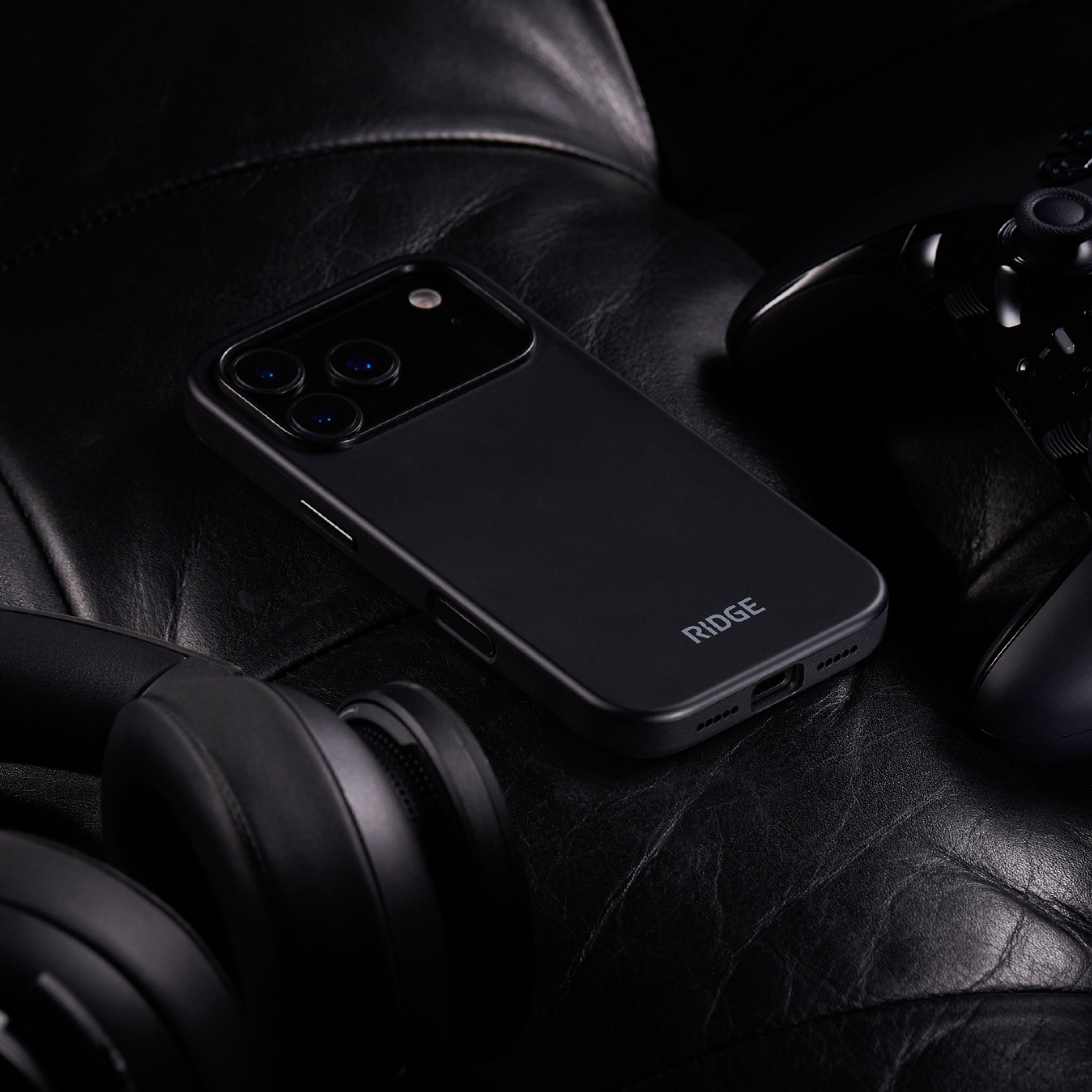 Ridge Phone Case - Matte Black - iPhone 17 Pro