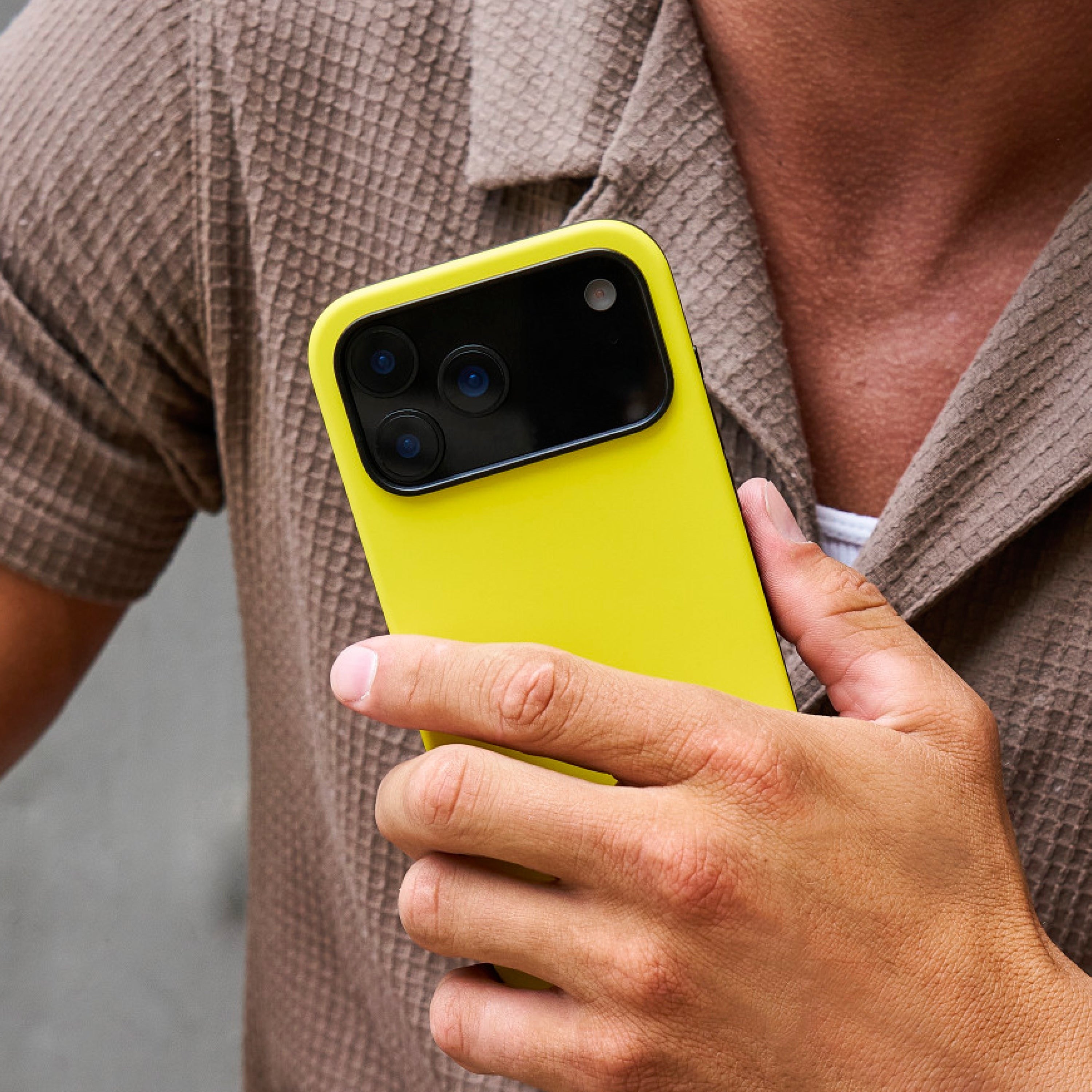 Ridge Phone Case - Hyper Lime - iPhone 17 Pro Max